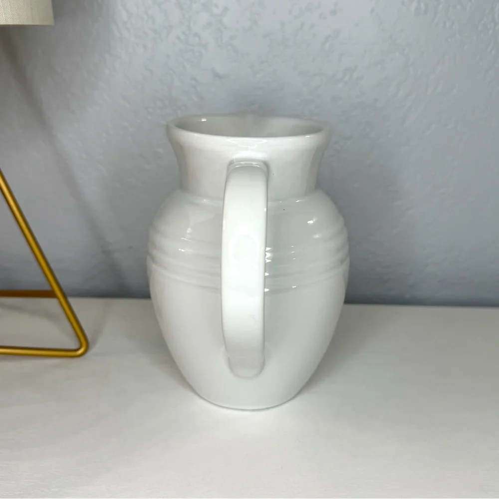 Le Creuset White Pitcher .7 L - Picture 4 of 6